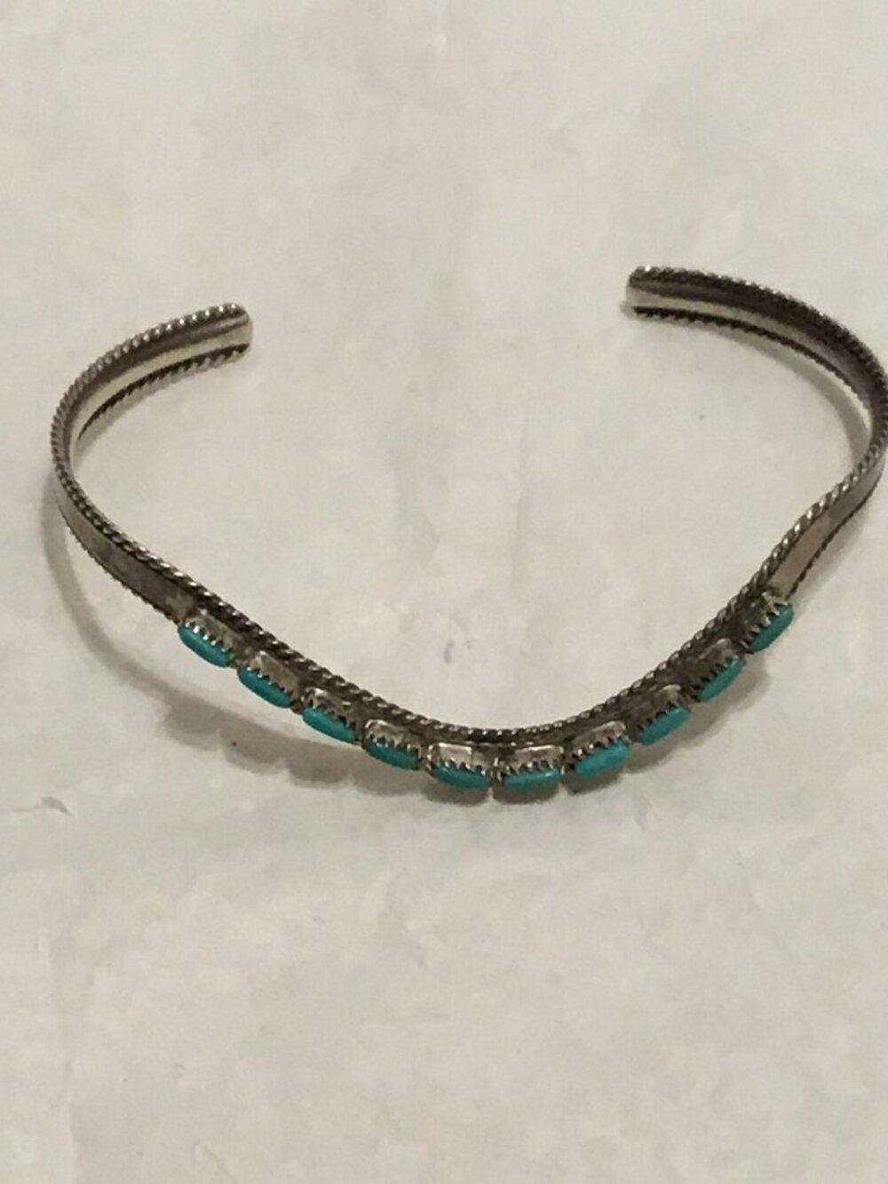 Fabulous sterling silver and turquoise cuff bracelet - Navaho?? - Picture 4 of 10